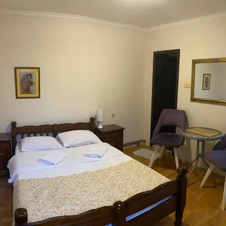 Bozovic Apartment *
